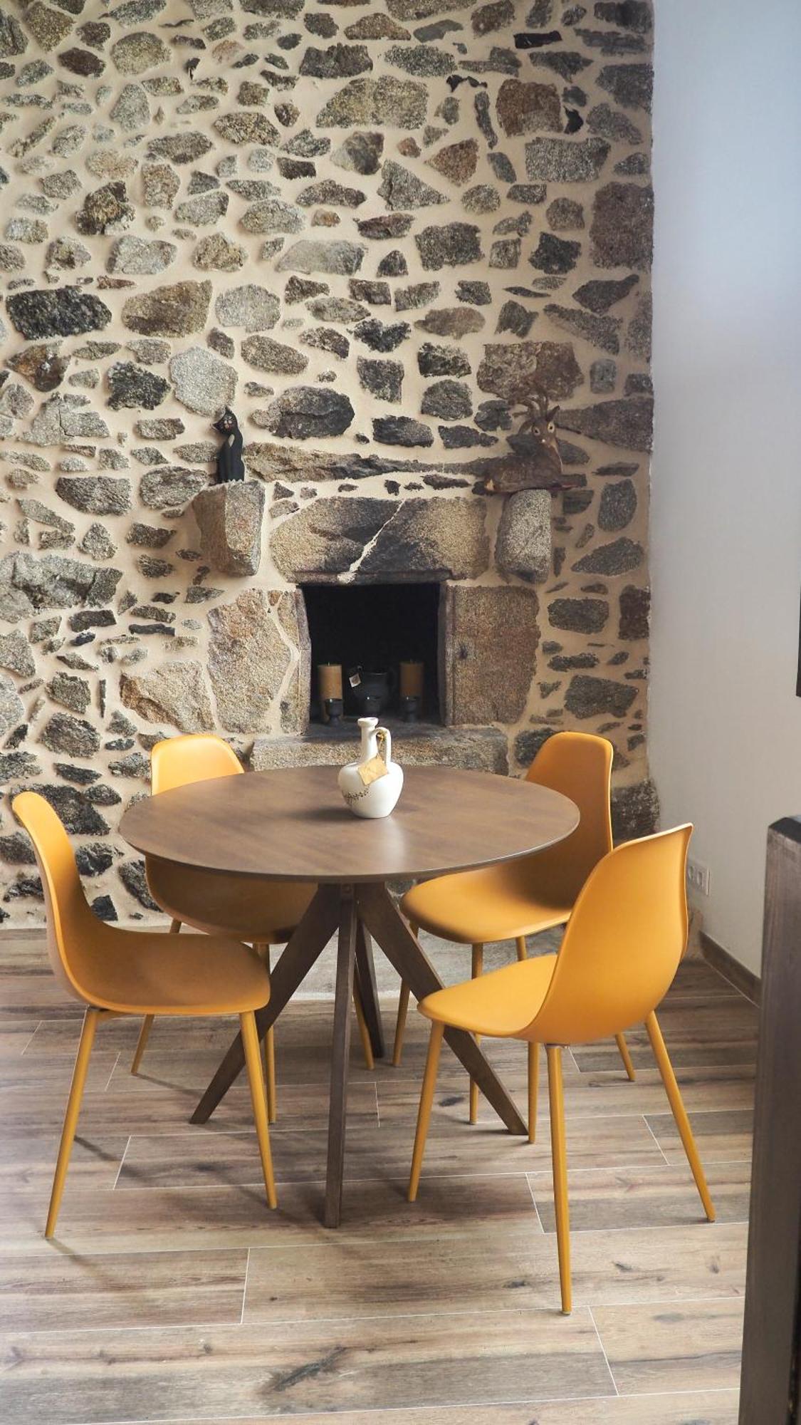 Apartamentos Muralla Sacra Sober Exteriör bild