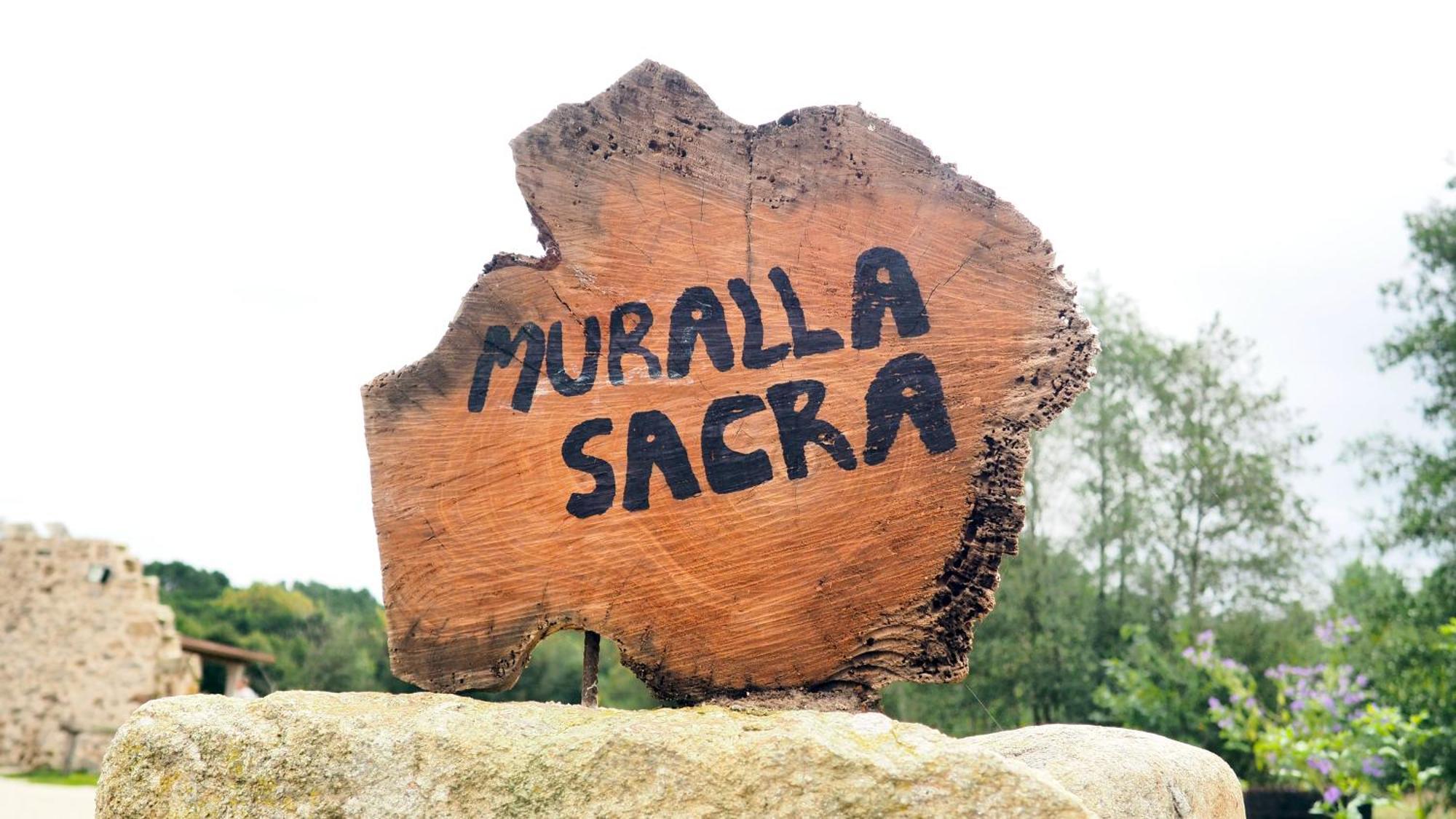 Apartamentos Muralla Sacra Sober Exteriör bild