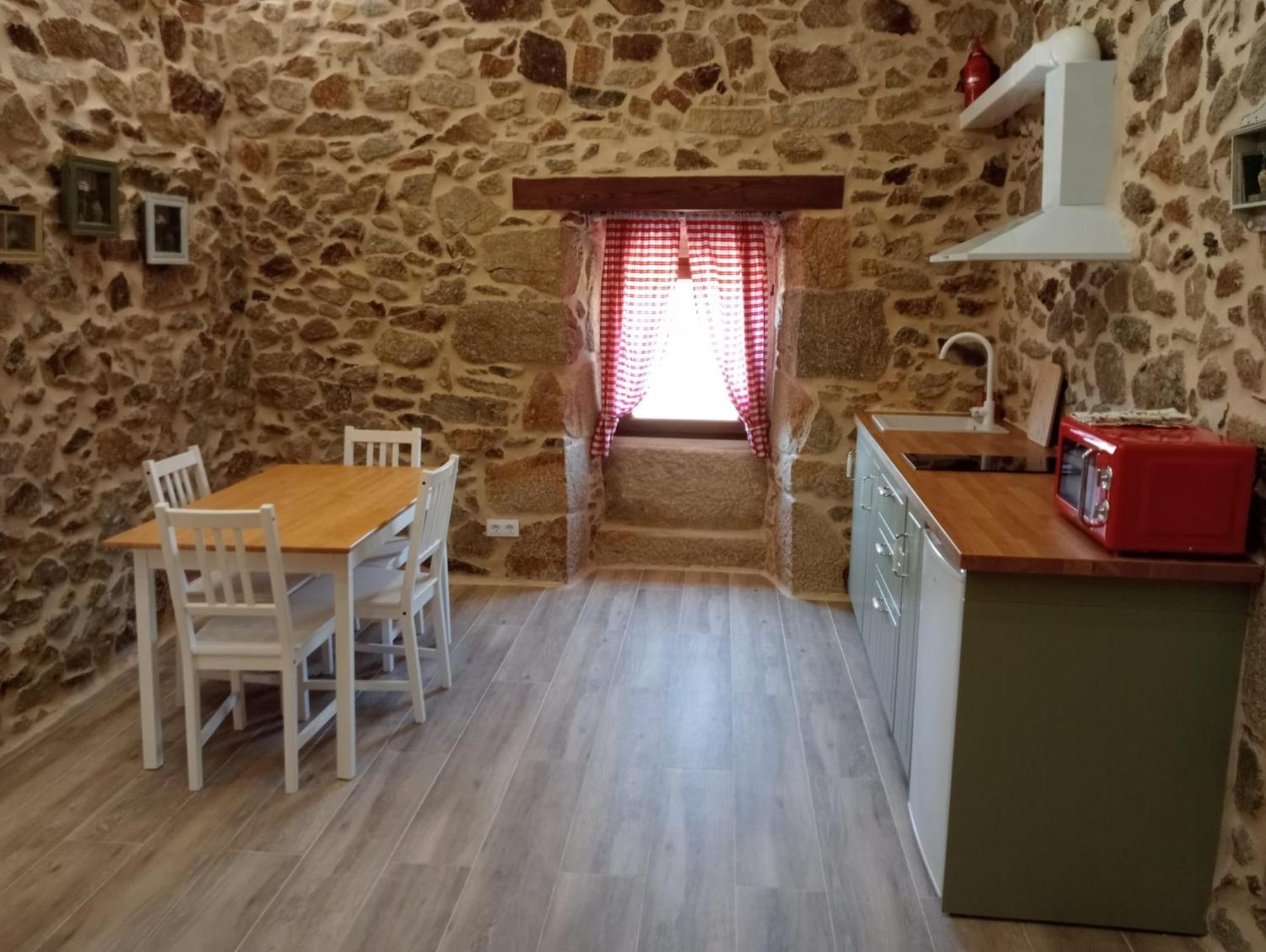 Apartamentos Muralla Sacra Sober Exteriör bild