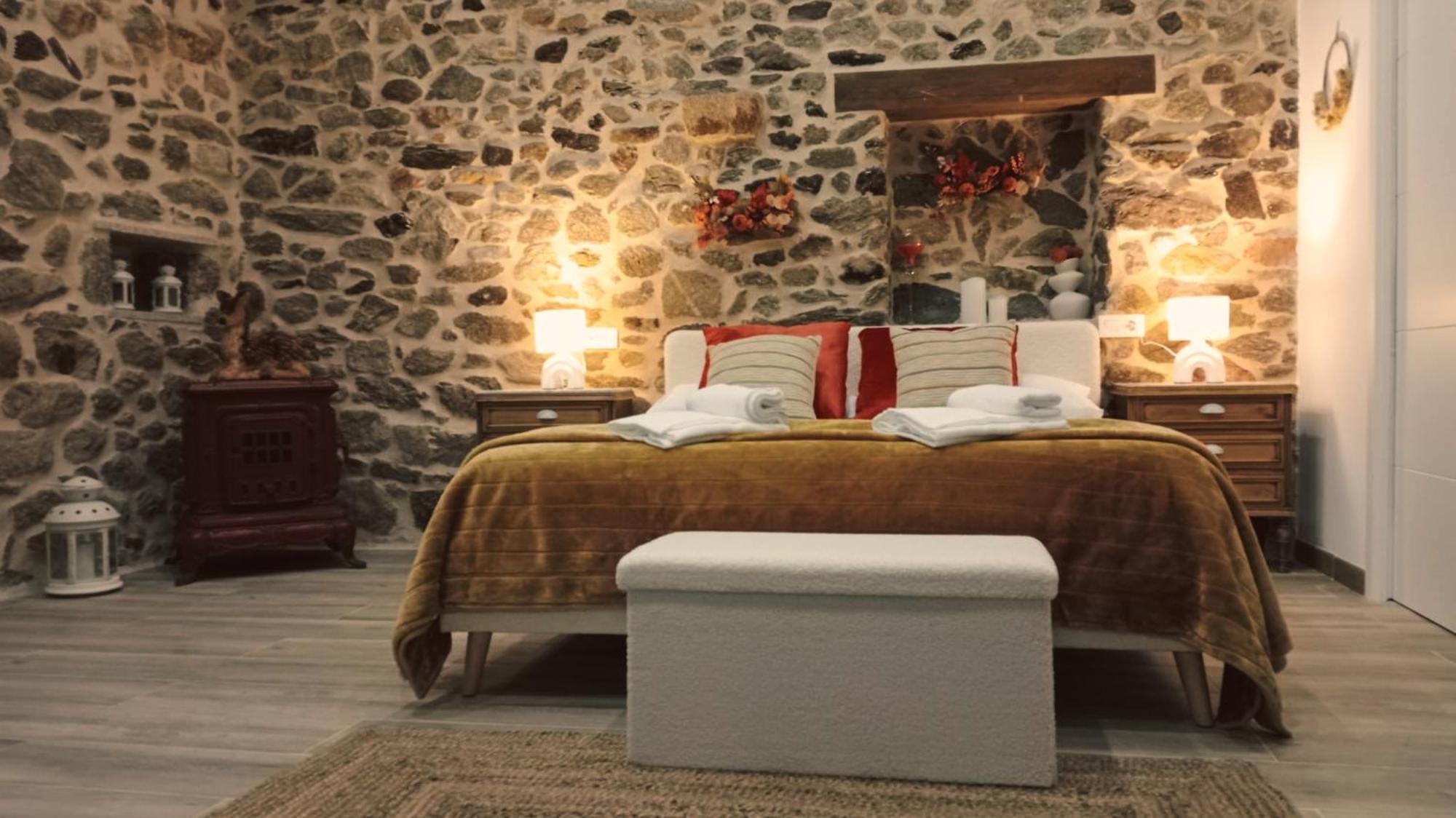 Apartamentos Muralla Sacra Sober Exteriör bild