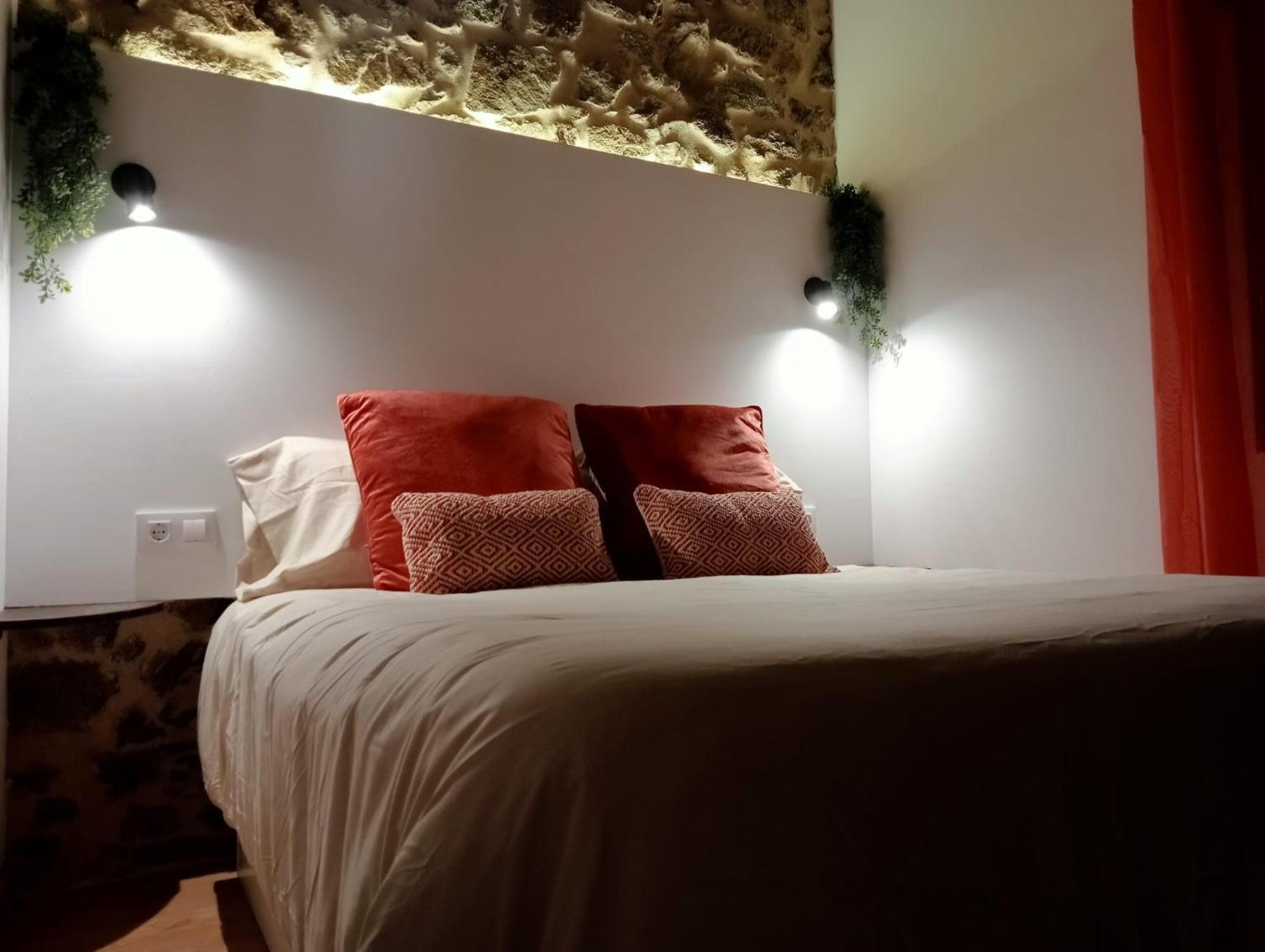 Apartamentos Muralla Sacra Sober Exteriör bild